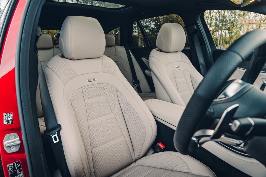 Интерьер Mercedes-AMG E53 4Matic+ Estate (S213) 2018 года  (UK) (фото 19 из 40)
